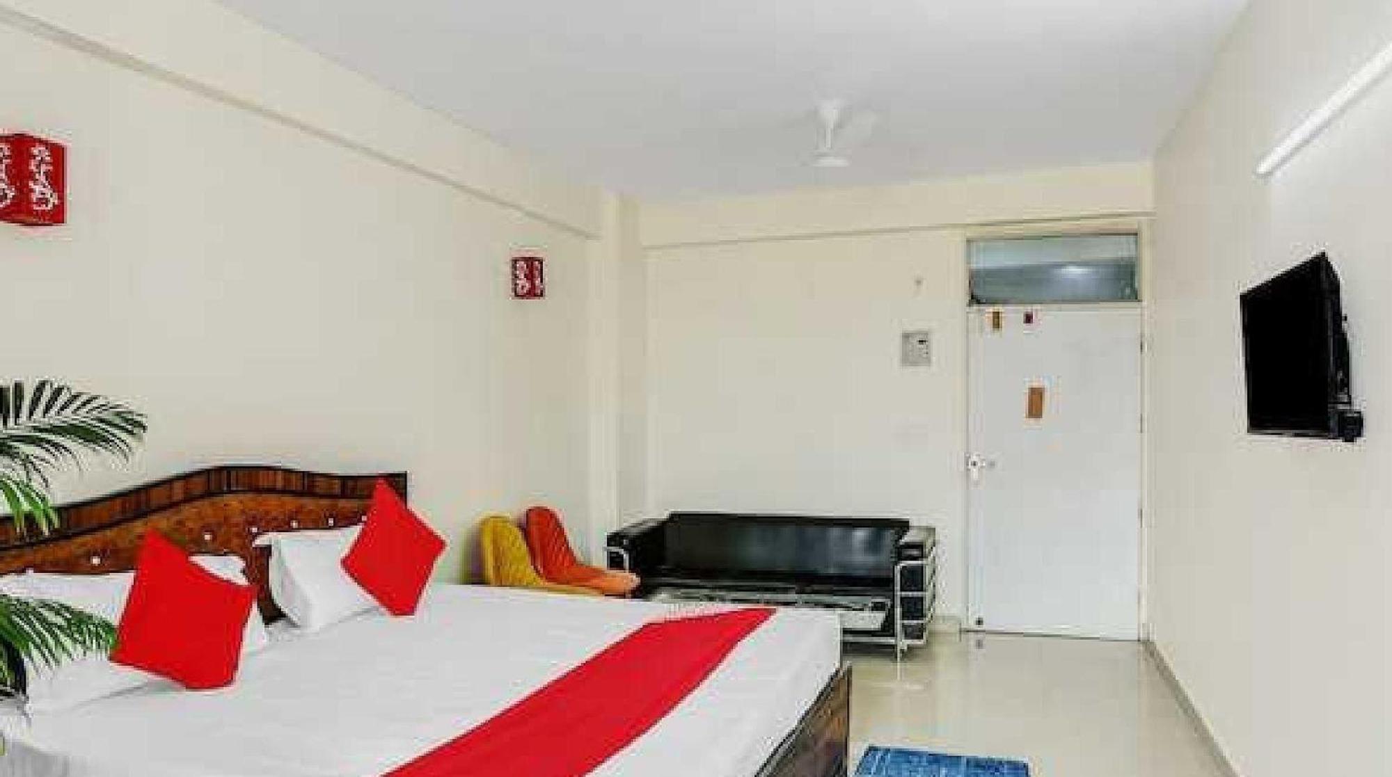 Hotel O Krishna Orchid Near Noida Sector 81 Metro Station Eksteriør billede