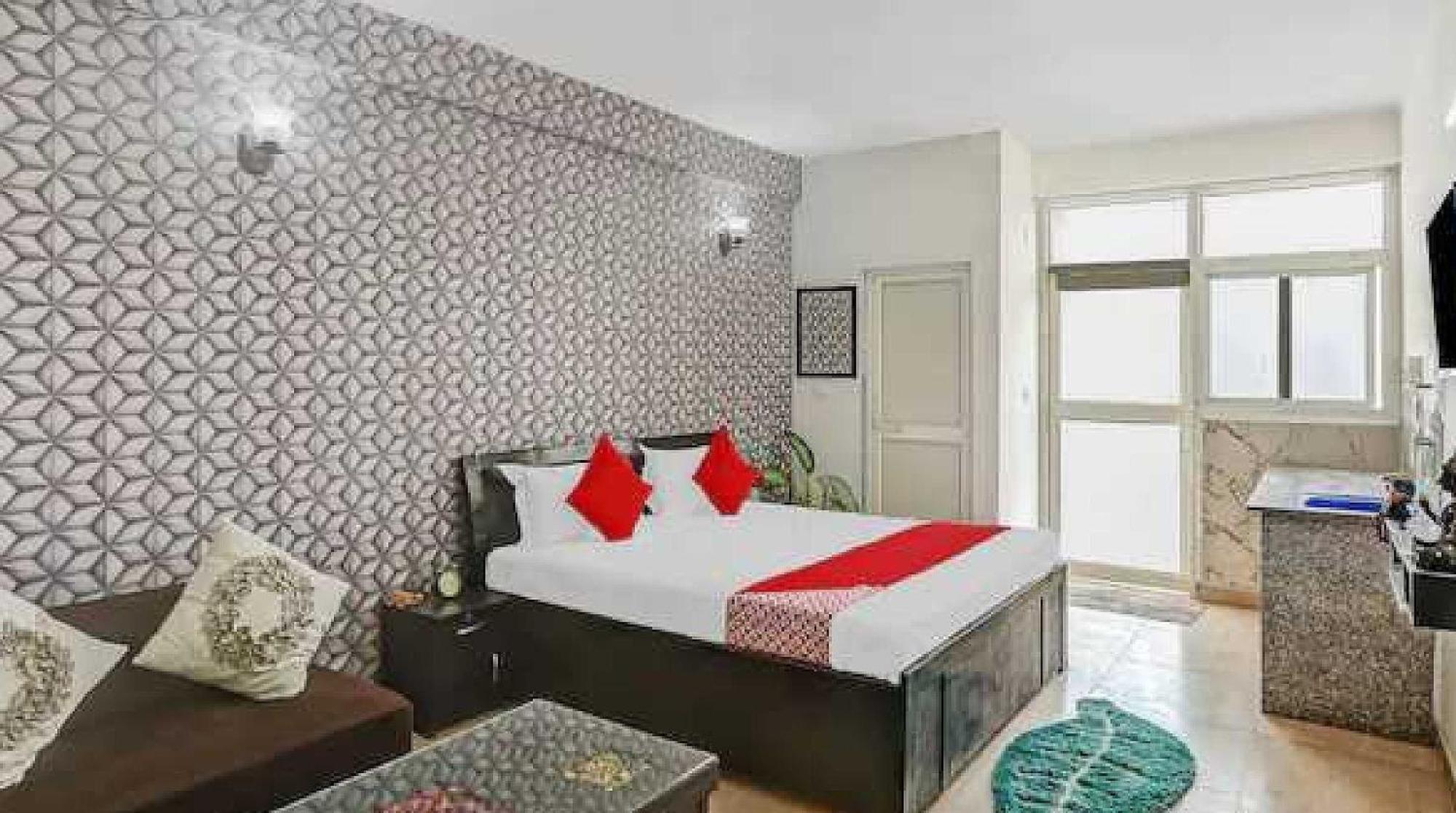 Hotel O Krishna Orchid Near Noida Sector 81 Metro Station Eksteriør billede