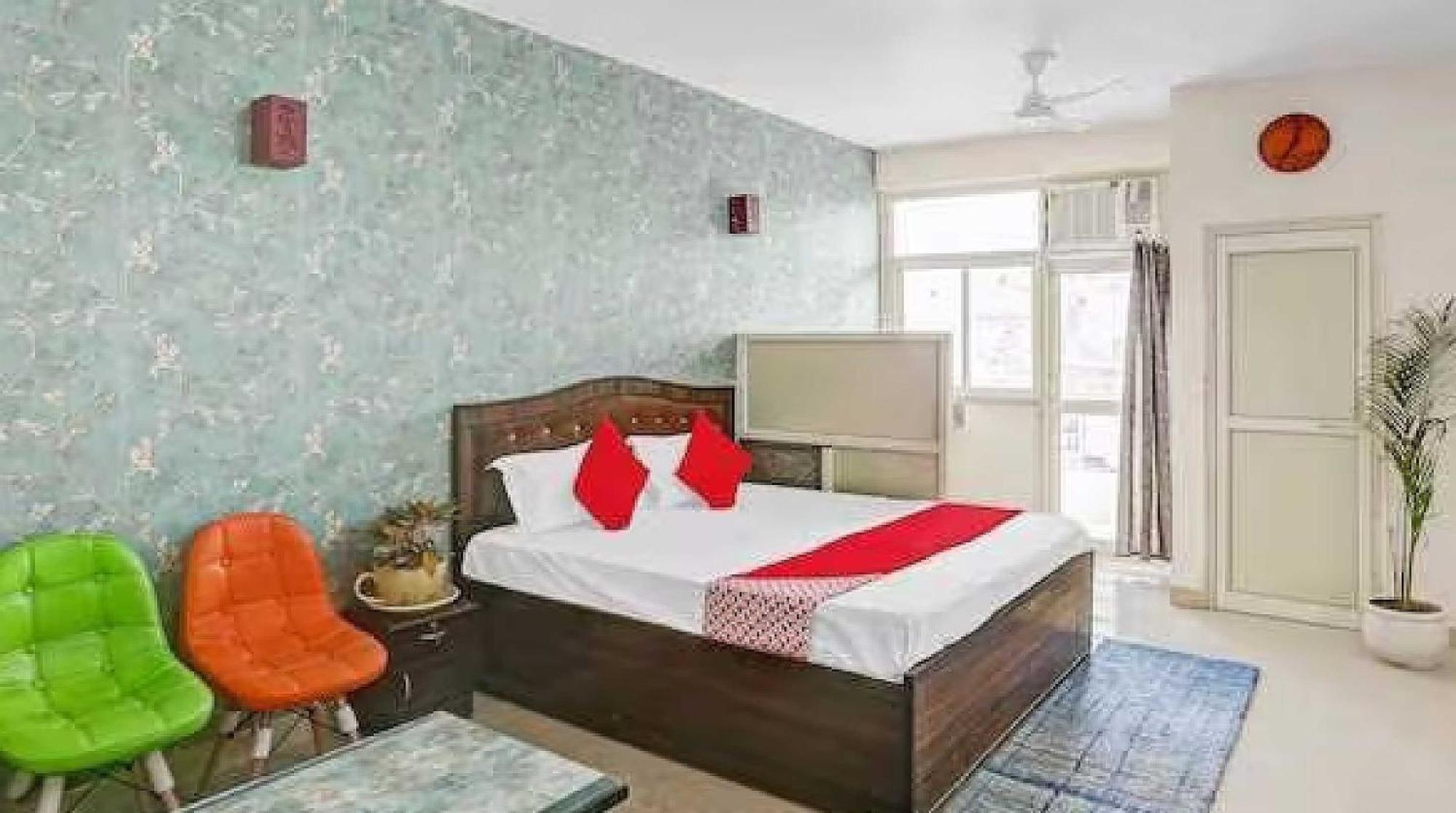 Hotel O Krishna Orchid Near Noida Sector 81 Metro Station Eksteriør billede