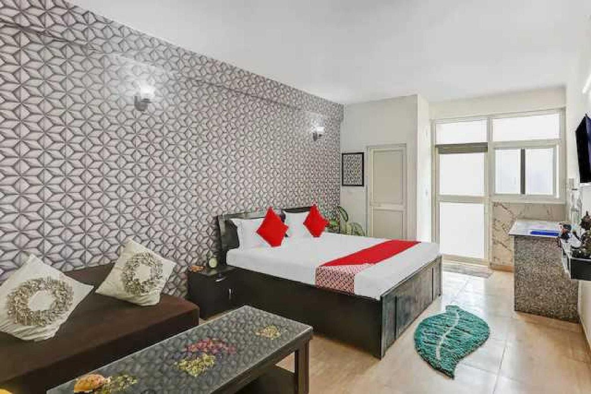 Hotel O Krishna Orchid Near Noida Sector 81 Metro Station Eksteriør billede