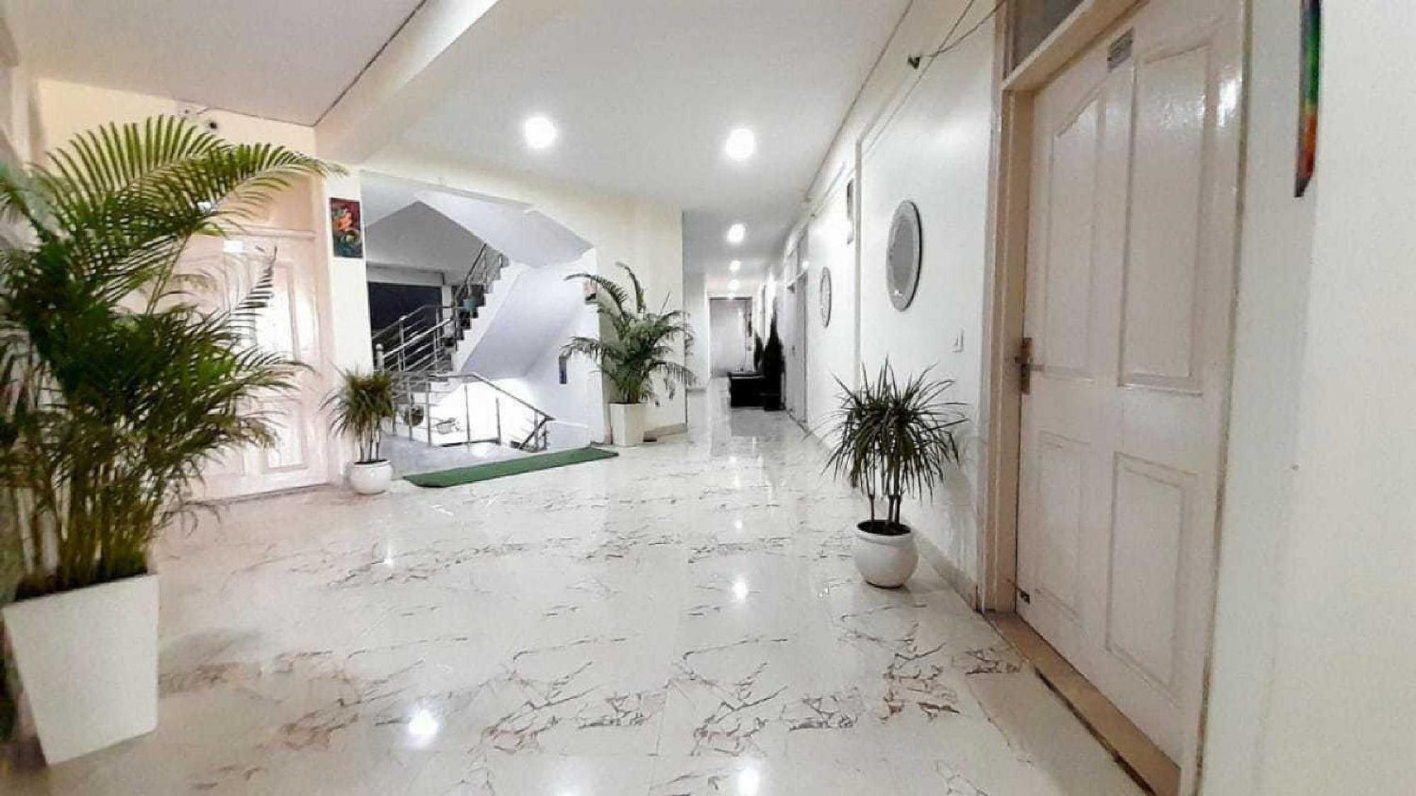 Hotel O Krishna Orchid Near Noida Sector 81 Metro Station Eksteriør billede
