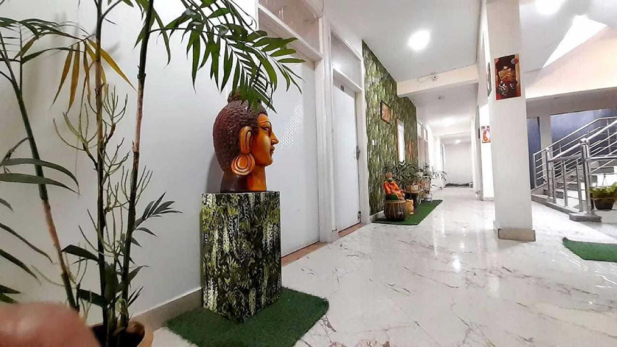 Hotel O Krishna Orchid Near Noida Sector 81 Metro Station Eksteriør billede